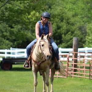 Meet your Posher, Laura